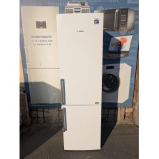 Холодильник Bosch KGE39AW40