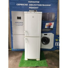 Холодильник Electrolux ERB3300