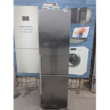 Холодильник Siemens KG39EAI40